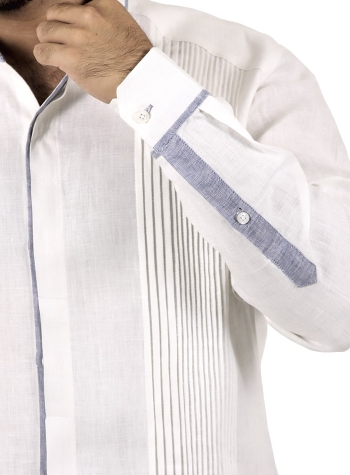 Guayabera 100% Lino Blanco con Alforzas y Detalles Azul GUAYABERAS 