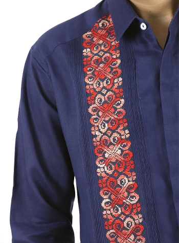 Guayabera Fina de Lino Azul con Bordados Rojos Vallarta GUAYABERAS 