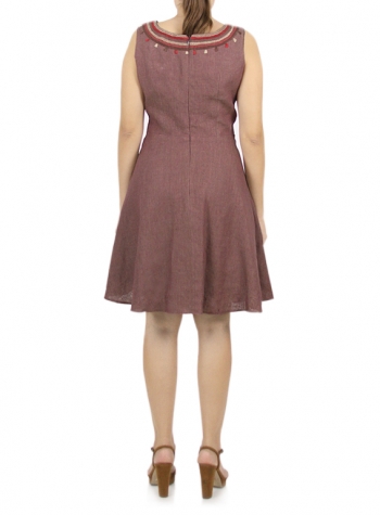 Vestido Corto color Café con Bordado en cuello VESTIDOS
