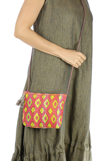 Artesanal / Telar de Cintura Tipo Pouch Con Cierre BOLSAS & CARTERAS