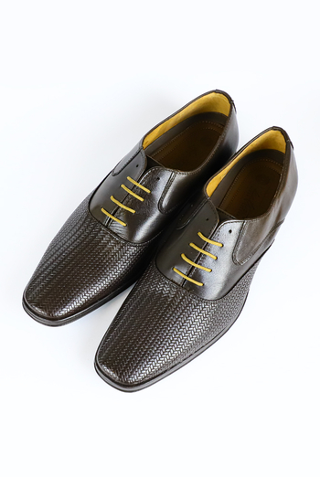 Zapatos De Faux Piel Color Negro Chocolate ZAPATOS