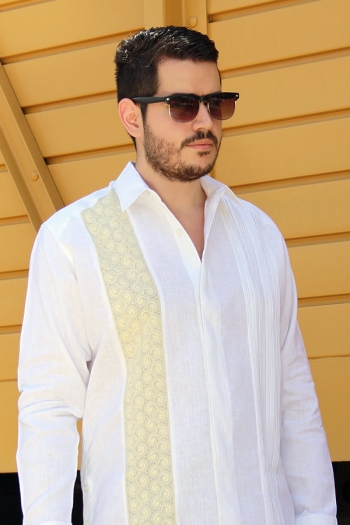 Guayabera de Lino Con Encaje y Alforzas HOMBRE