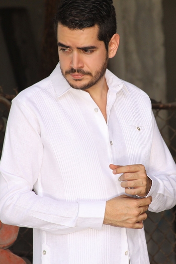 Guayabera Presidencial 100% de Lino Italiano Con Alforzas GUAYABERAS 