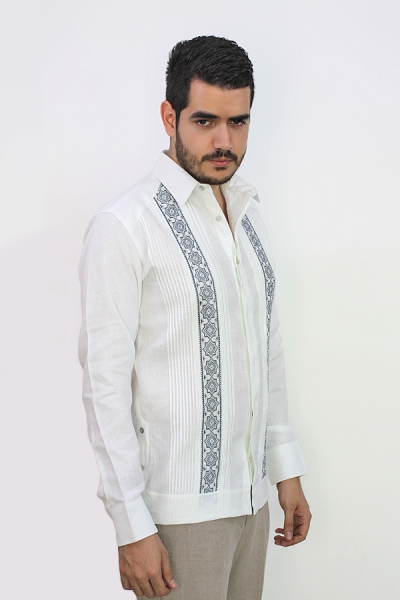 Guayabera de Lino Con Bordado a Mano Punto de Cruz Azul GUAYABERAS 