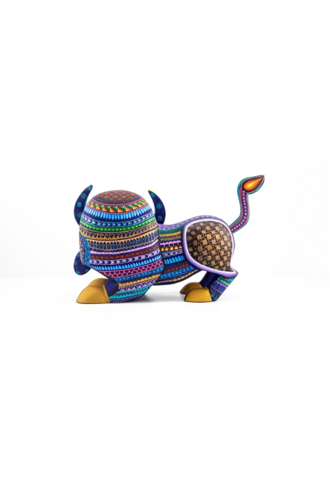 Grande Alebrije de Toro Mexicano Hecho a Mano Pintado ALEBRIJES