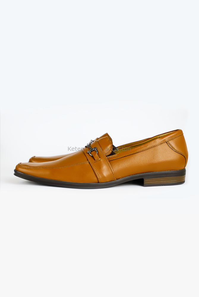 Light tan discount color shoes